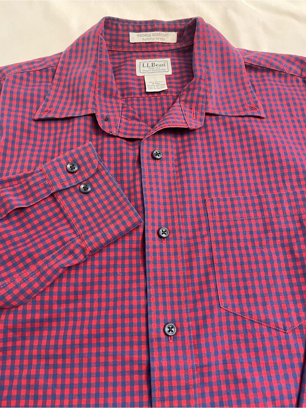 L.L. Bean Men’s Medium Slightly Fitted Wrinkle Resistant Red Blue Plaid Shirt